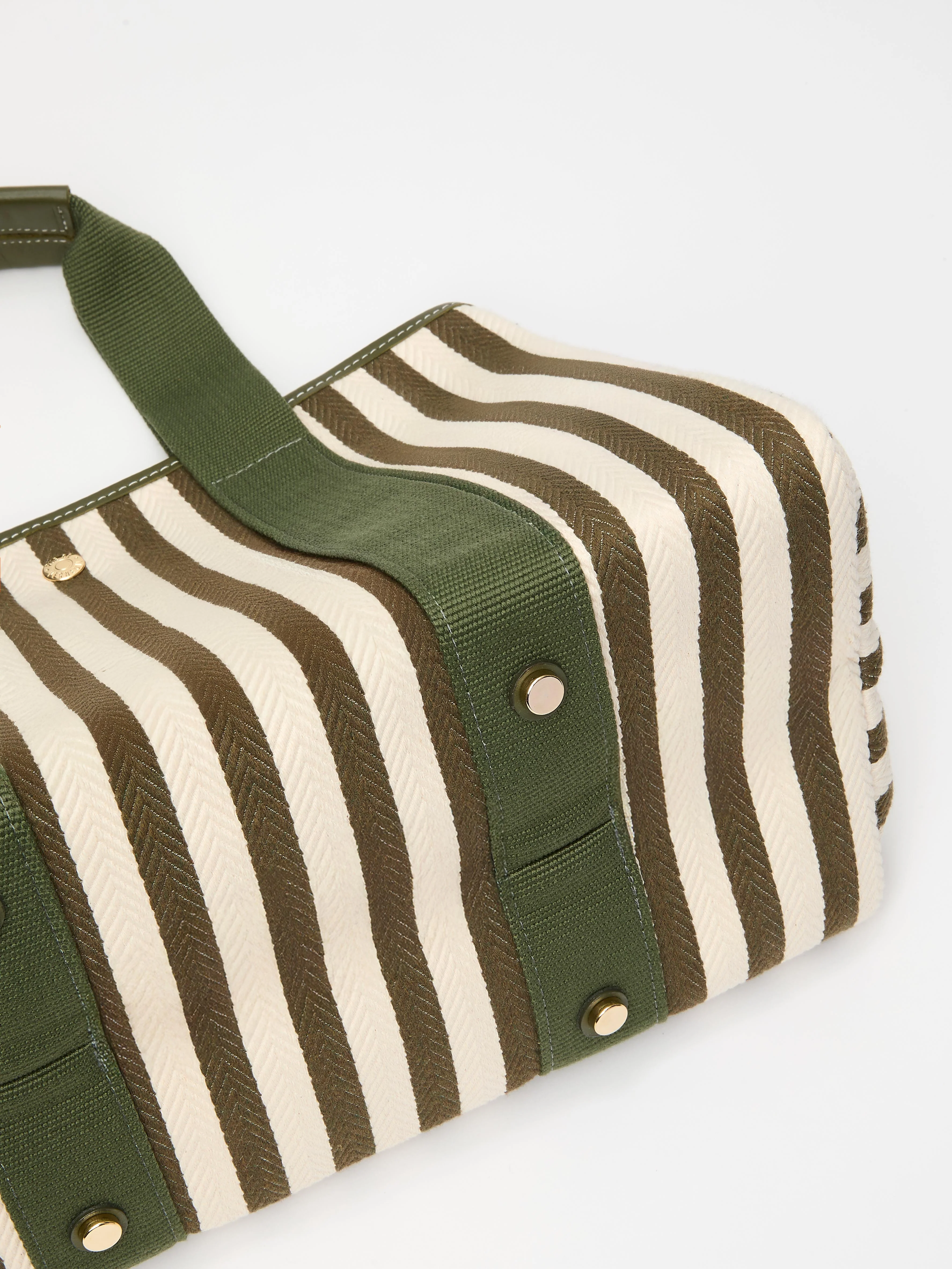 Cruise Bucket S - Palais Royal Kaki - Image 7