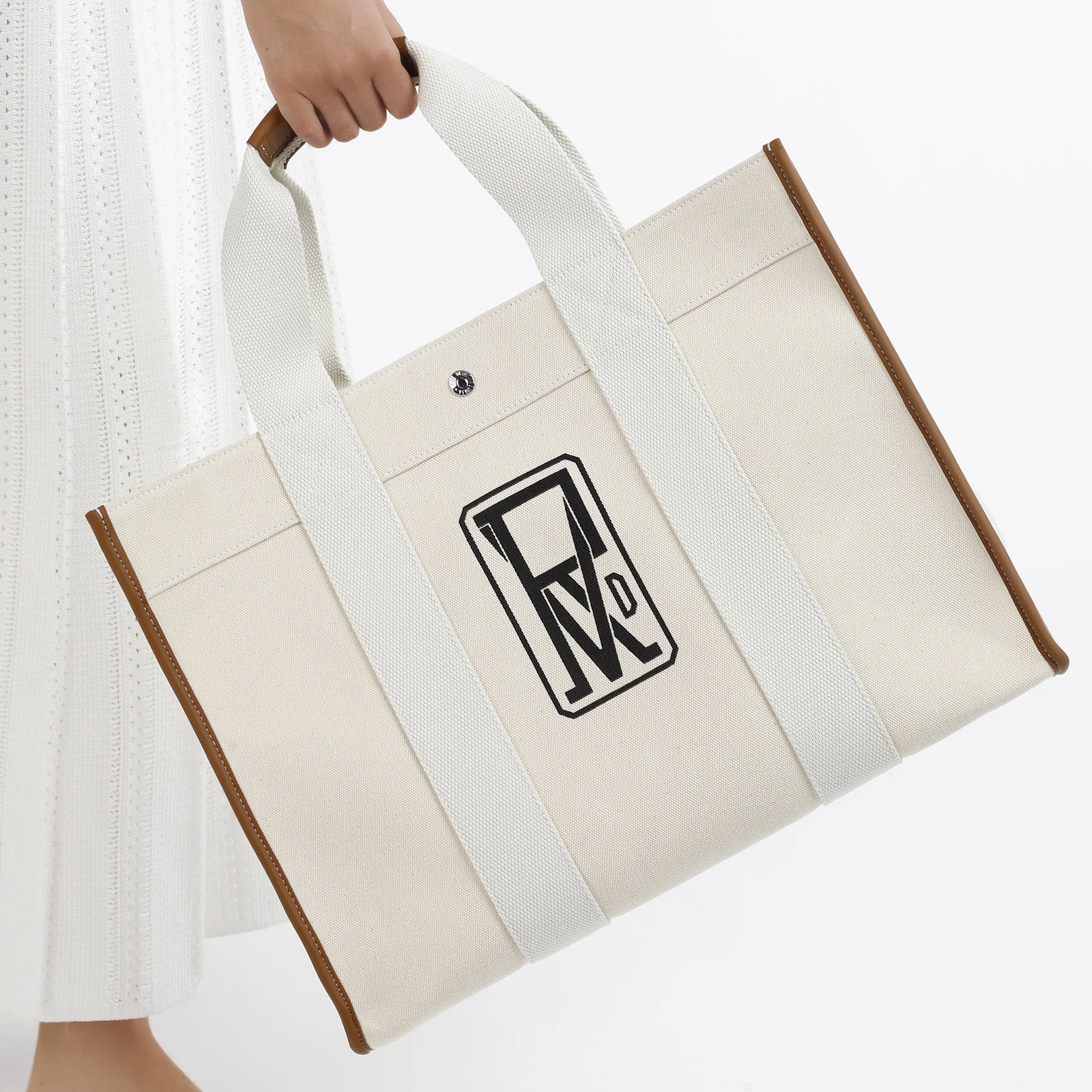 Traveller XL - Logoprint White